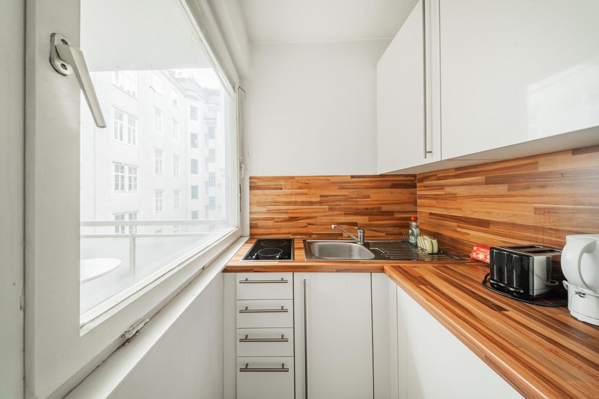 Studio Next To Karlskirche Wenen Kamer foto